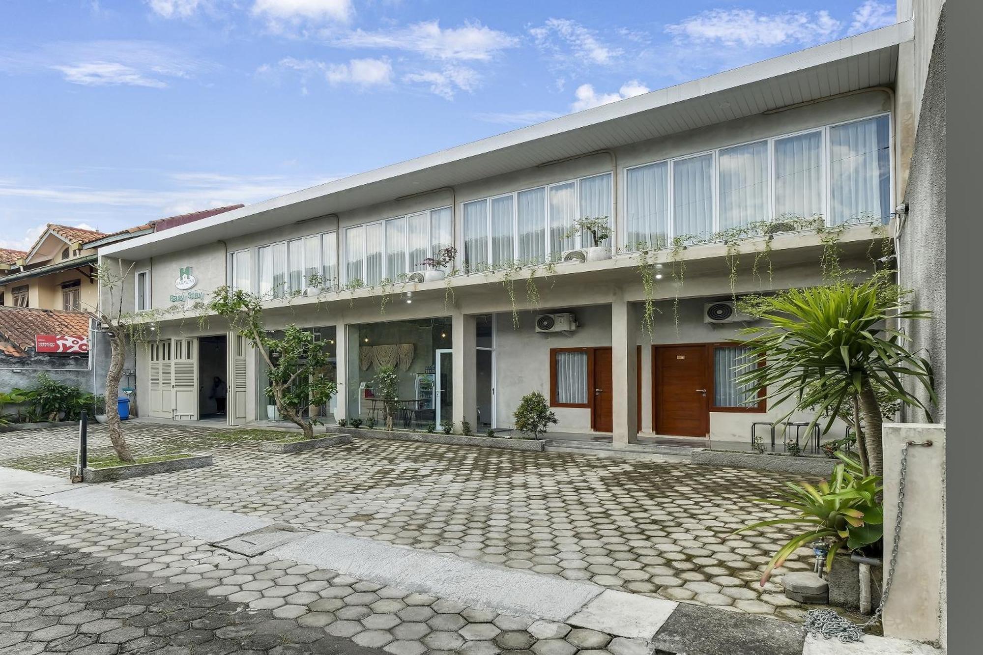 Super Oyo Capital O 90983 Harmony Easy Stay Maguwo Exterior photo