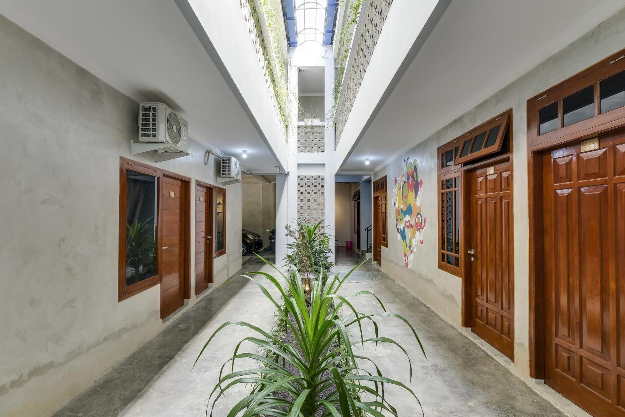 Super Oyo Capital O 90983 Harmony Easy Stay Maguwo Exterior photo